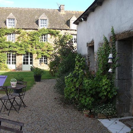 La Clef Du Four Bed and Breakfast Plesder Exteriör bild